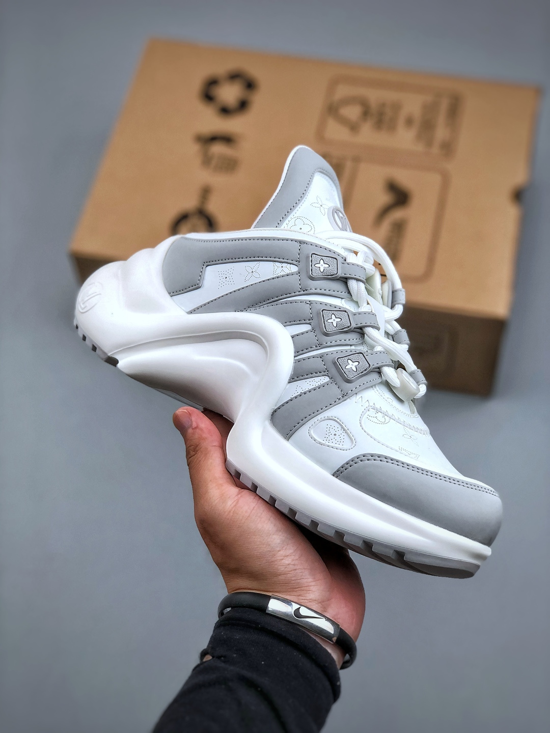 新款顶级版本Louis Vuitton 25ss Archlight 拱桥底运动鞋 半拖