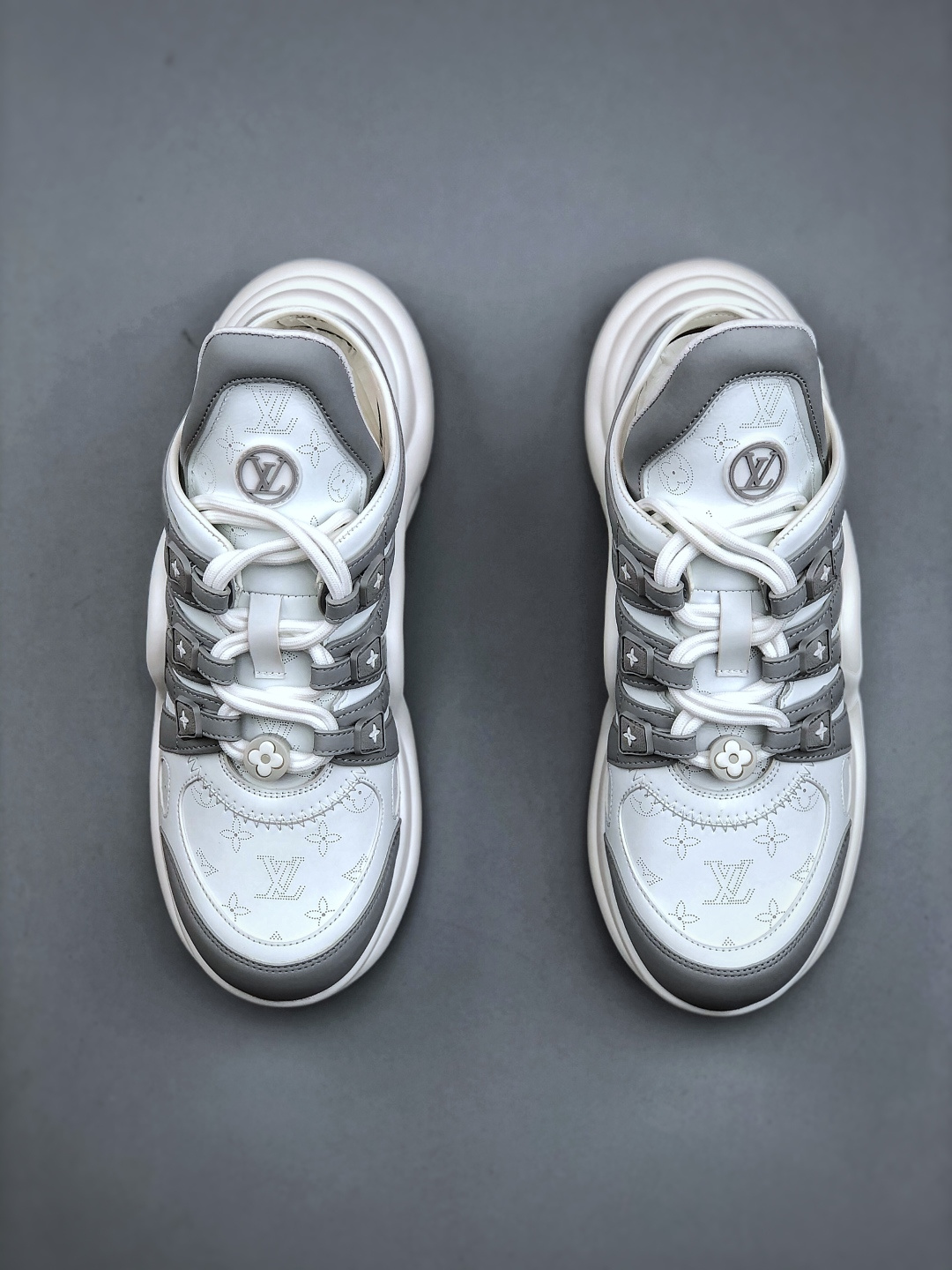 新款顶级版本Louis Vuitton 25ss Archlight 拱桥底运动鞋 半拖