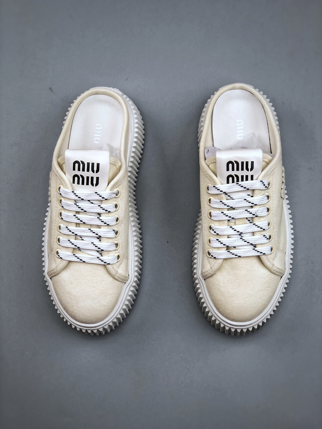 新款上架心缪缪miumiu2025ss春夏主打最新 款松糕厚底休闲小白鞋帆布鞋