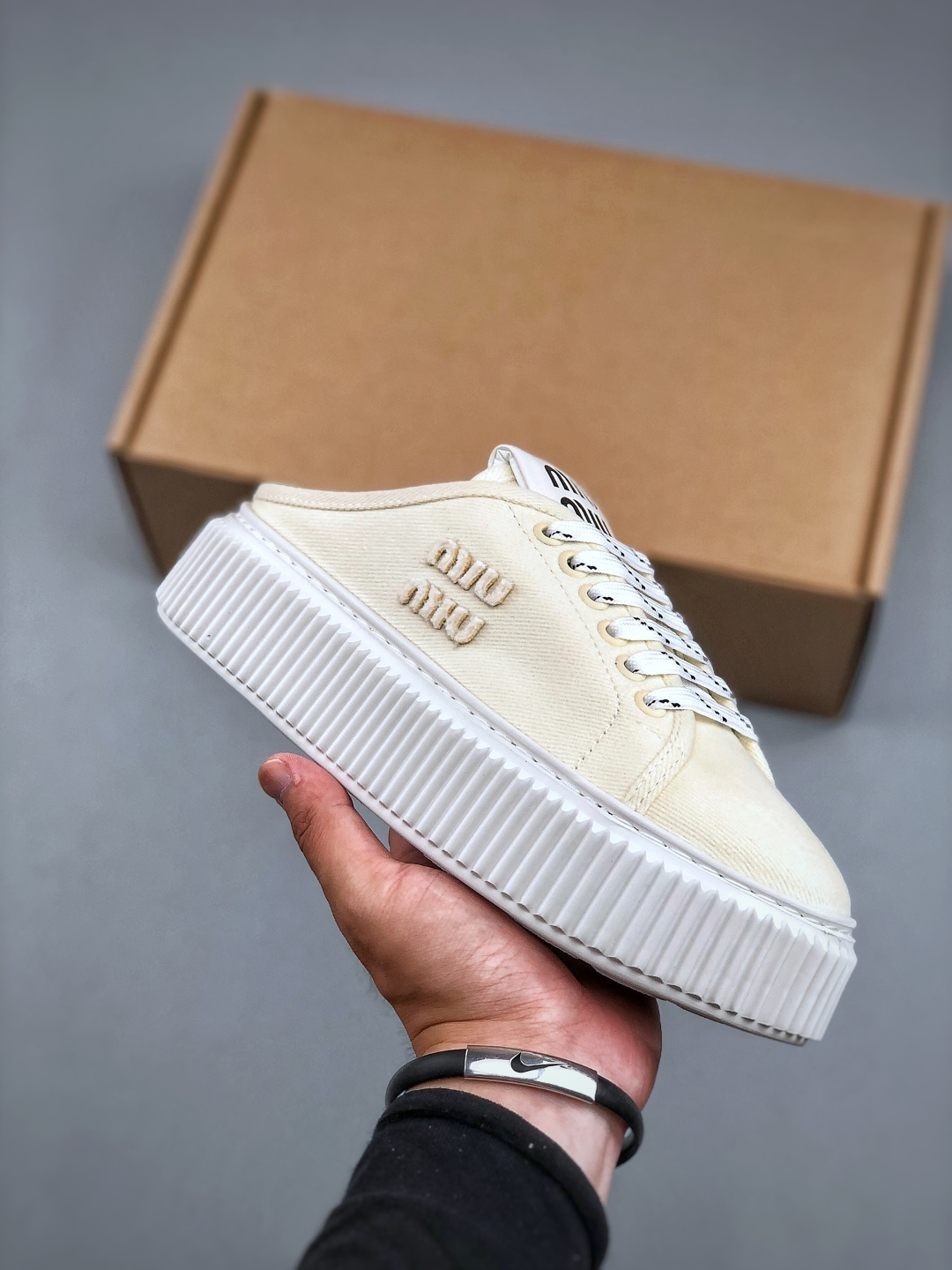 新款上架心缪缪miumiu2025ss春夏主打最新 款松糕厚底休闲小白鞋帆布鞋