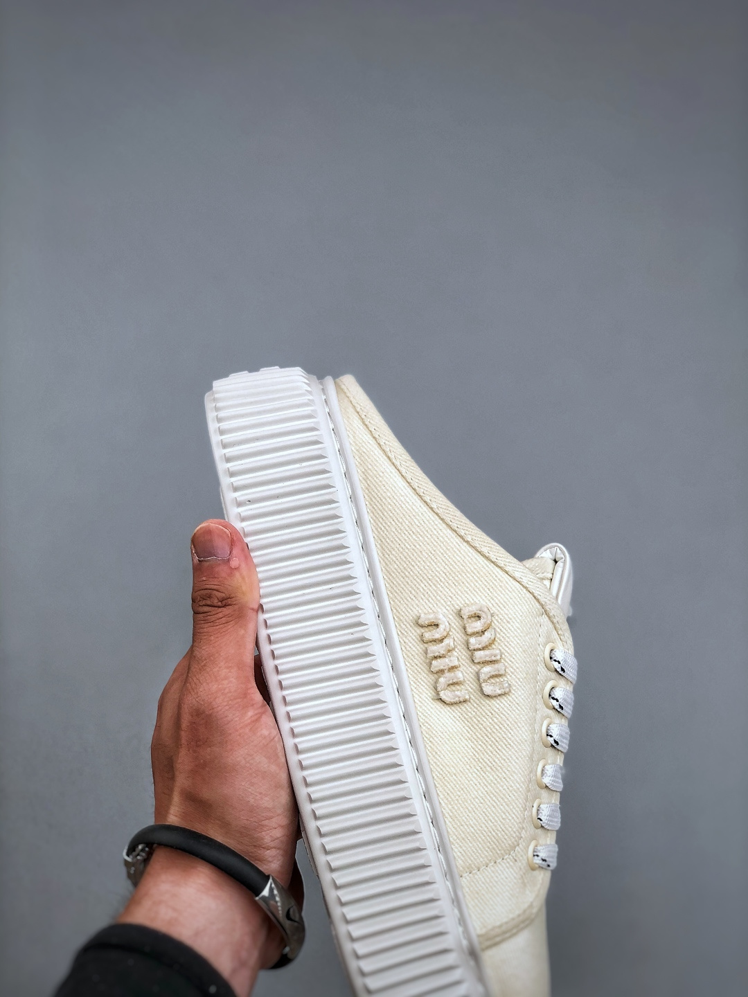 新款上架心缪缪miumiu2025ss春夏主打最新 款松糕厚底休闲小白鞋帆布鞋