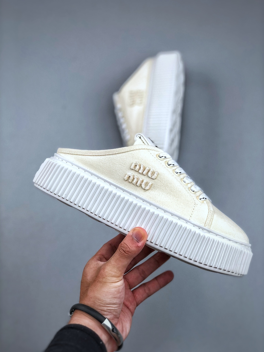 新款上架心缪缪miumiu2025ss春夏主打最新 款松糕厚底休闲小白鞋帆布鞋