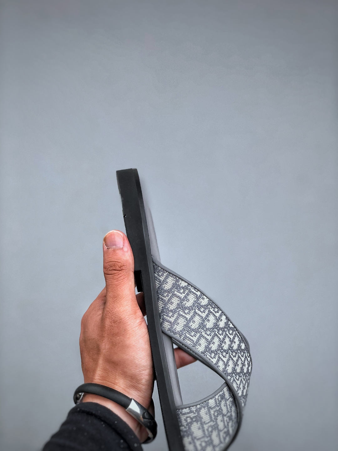 240 外贸版本 Dior迪奥Alias 小牛皮 圆头平底一字拖鞋 男款 米色拖鞋 凉鞋-Chinese UA Cheap High Quatity Brand Clothes Bags handbags Sneakers wholesale wholesaler seller from China Factory suppliers Fashion Clothing Shoes best Quality Beautiful Price 240 外贸版本 Dior迪奥Alias 小牛皮 圆头平底一字拖鞋 男款 米色拖鞋 凉鞋