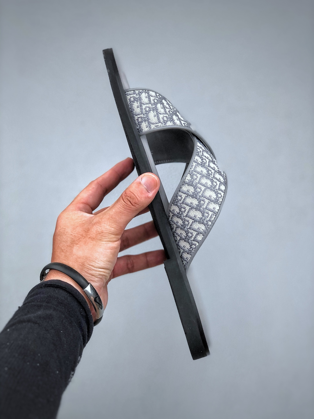 240 外贸版本 Dior迪奥Alias 小牛皮 圆头平底一字拖鞋 男款 米色拖鞋 凉鞋-Chinese UA Cheap High Quatity Brand Clothes Bags handbags Sneakers wholesale wholesaler seller from China Factory suppliers Fashion Clothing Shoes best Quality Beautiful Price 240 外贸版本 Dior迪奥Alias 小牛皮 圆头平底一字拖鞋 男款 米色拖鞋 凉鞋