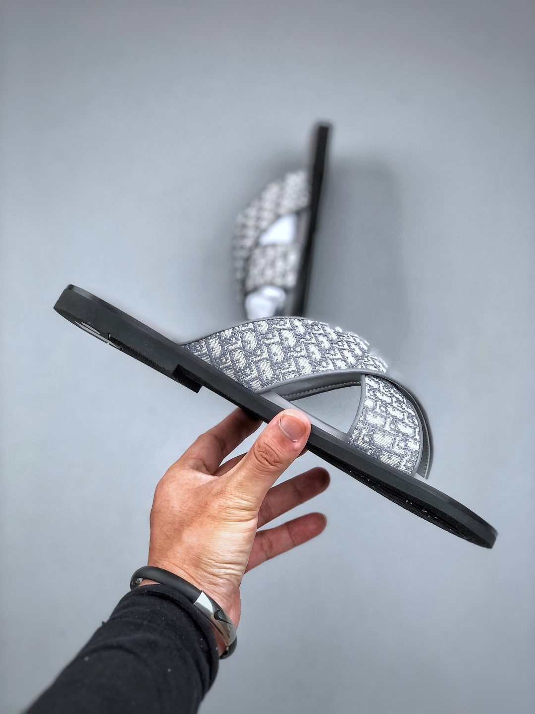 240 外贸版本 Dior迪奥Alias 小牛皮 圆头平底一字拖鞋 男款 米色拖鞋 凉鞋-Chinese UA Cheap High Quatity Brand Clothes Bags handbags Sneakers wholesale wholesaler seller from China Factory suppliers Fashion Clothing Shoes best Quality Beautiful Price 240 外贸版本 Dior迪奥Alias 小牛皮 圆头平底一字拖鞋 男款 米色拖鞋 凉鞋