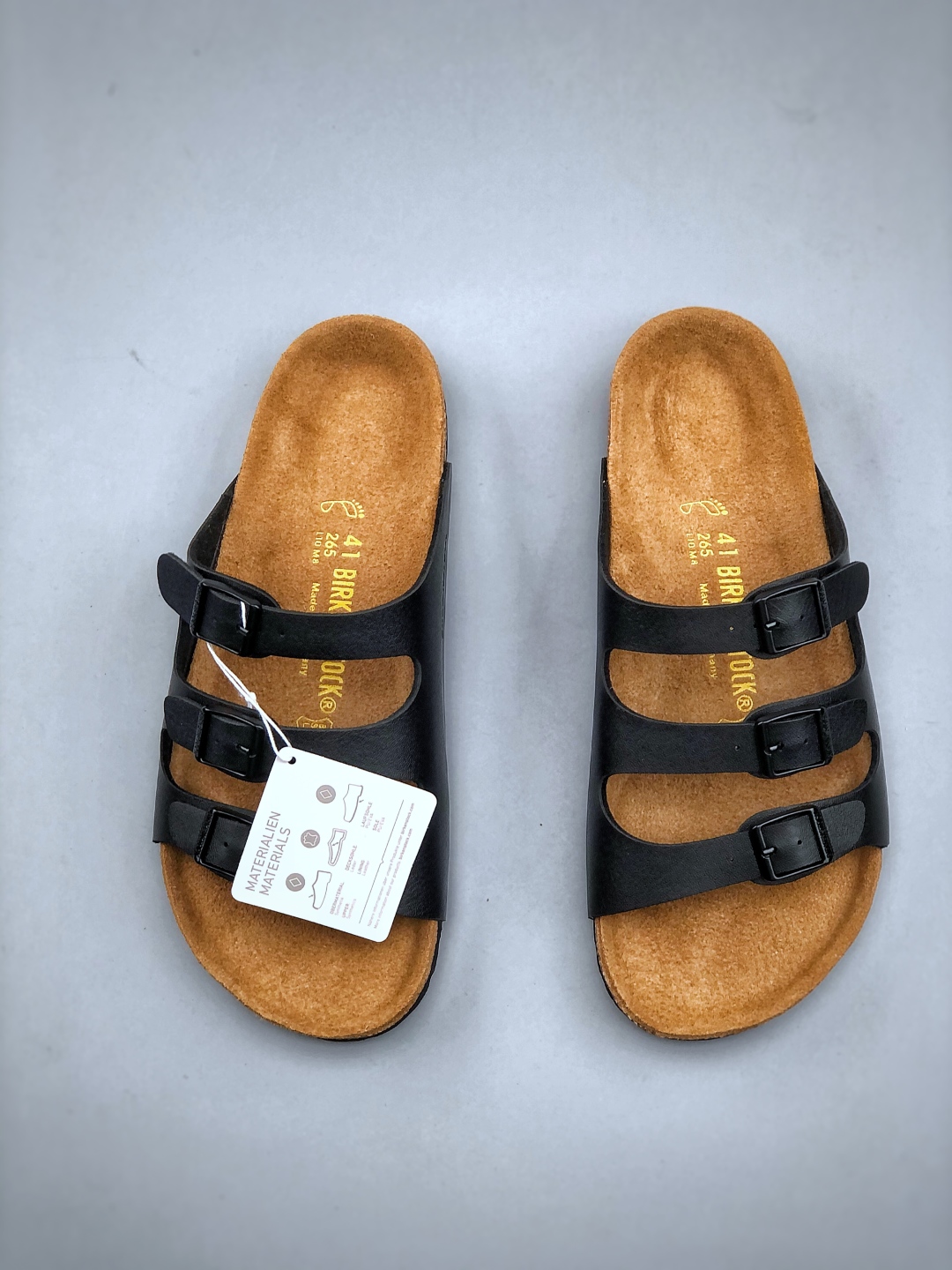 💰200
博肯 Birkenstock 三字拖鞋
广东原产#德国百年知名鞋履品牌·博肯Birkenstock 勃肯#采用质地柔软牛皮绒面材质#中底搭载缓震软木橡胶 其特有的鞋床设计，贴合脚面穿着舒适 Birkenstock Milano中性软木鞋底经典款式，非常好搭，鞋底结实耐磨，适合夏天。
尺码：35-45(偏大一码)
