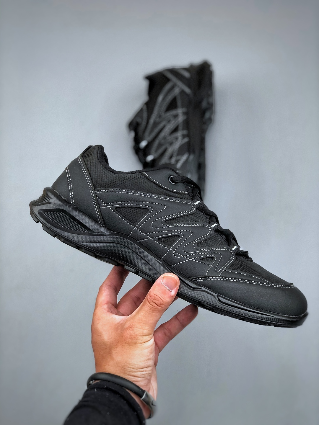 300 ECCO 爱步 2023春夏季爆款男士休闲百搭网格加皮面条纹柔酷系列