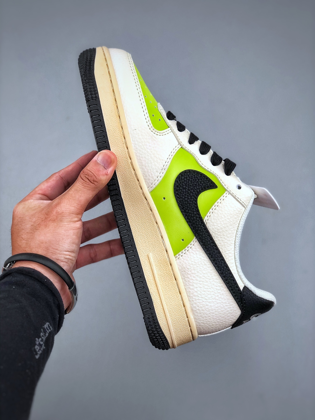 💰280Nike Air Force 1 ‘07 Low 斯图西联名 荧光英文米黑 空军一号低帮休闲板鞋 #原楦头原纸板 原装鞋盒 定制五金配件 内置全掌气垫 原厂鞋底货号：QW5836-002 尺码：36-45（半）