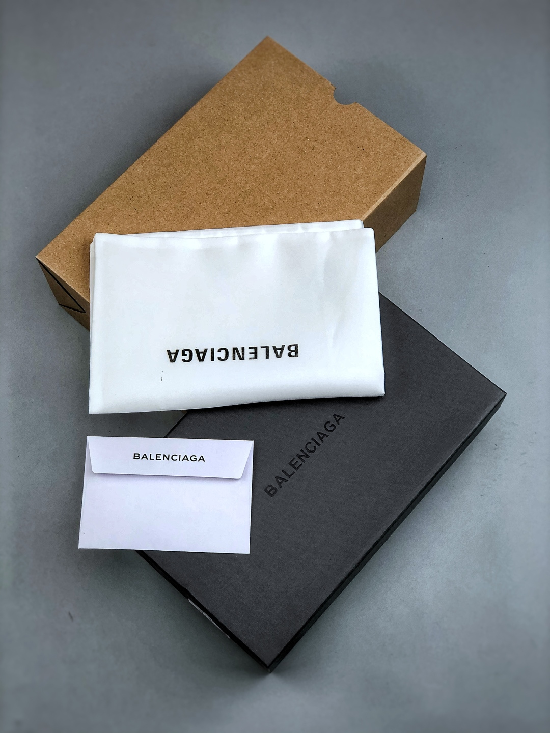 220 Balenciaga 巴黎世家拖鞋 2025最新版印花-Chinese UA Cheap High Quatity Brand Clothes Bags handbags Sneakers wholesale wholesaler seller from China Factory suppliers Fashion Clothing Shoes best Quality Beautiful Price 220 Balenciaga 巴黎世家拖鞋 2025最新版印花