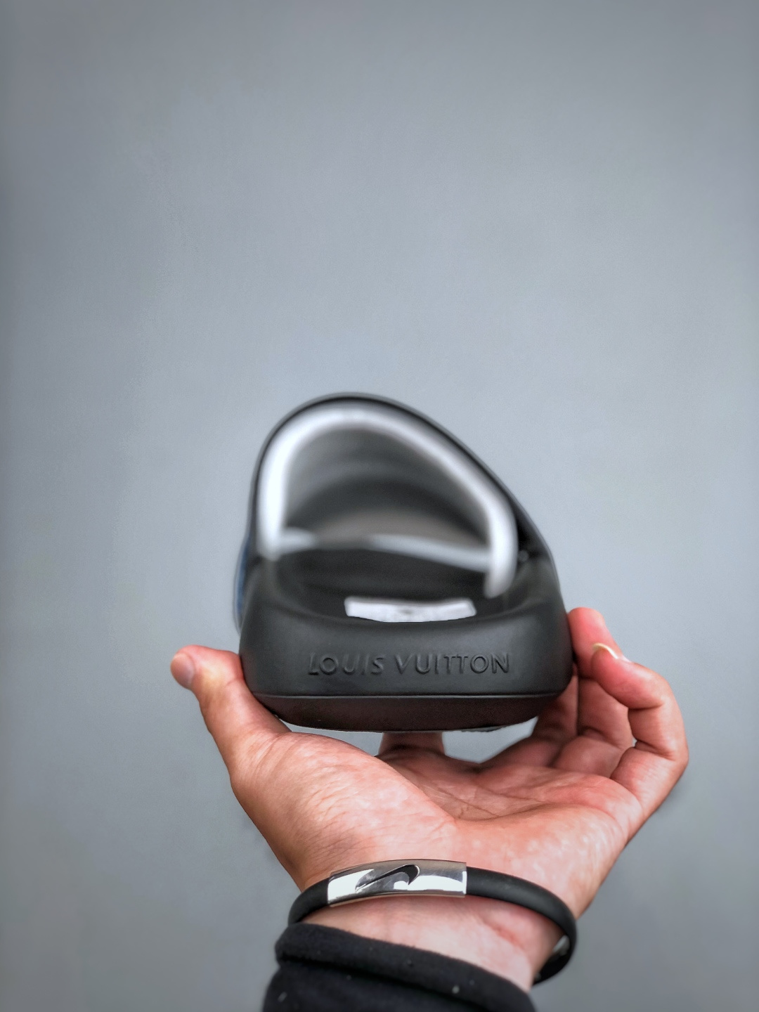 200 Louis Vuitton 2025专柜 春夏新款 最高限定 专柜上新 LV情侣厚底拖鞋-Chinese UA Cheap High Quatity Brand Clothes Bags handbags Sneakers wholesale wholesaler seller from China Factory suppliers Fashion Clothing Shoes best Quality Beautiful Price 200 Louis Vuitton 2025专柜 春夏新款 最高限定 专柜上新 LV情侣厚底拖鞋