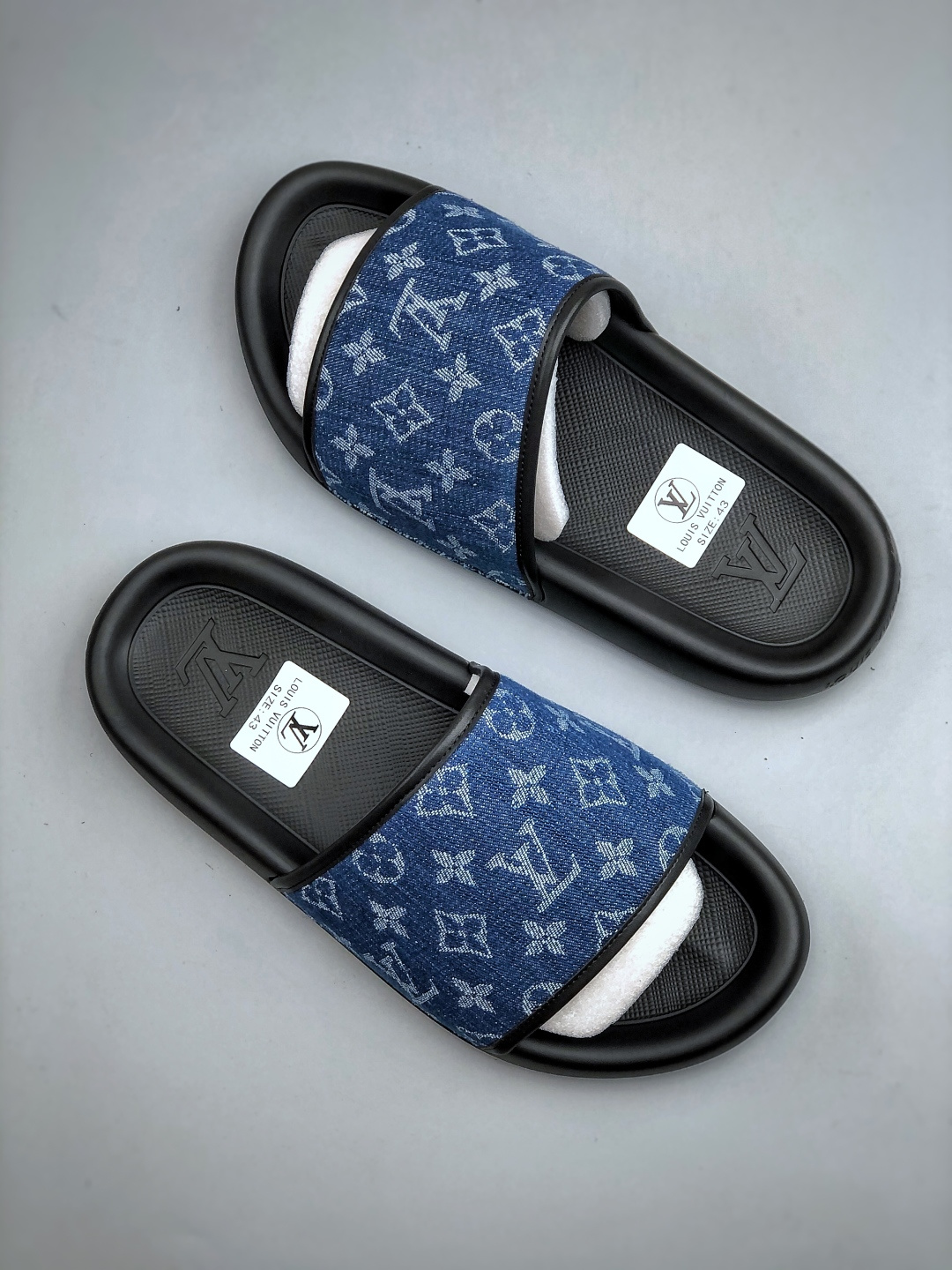 200 Louis Vuitton 2025专柜 春夏新款 最高限定 专柜上新 LV情侣厚底拖鞋-Chinese UA Cheap High Quatity Brand Clothes Bags handbags Sneakers wholesale wholesaler seller from China Factory suppliers Fashion Clothing Shoes best Quality Beautiful Price 200 Louis Vuitton 2025专柜 春夏新款 最高限定 专柜上新 LV情侣厚底拖鞋