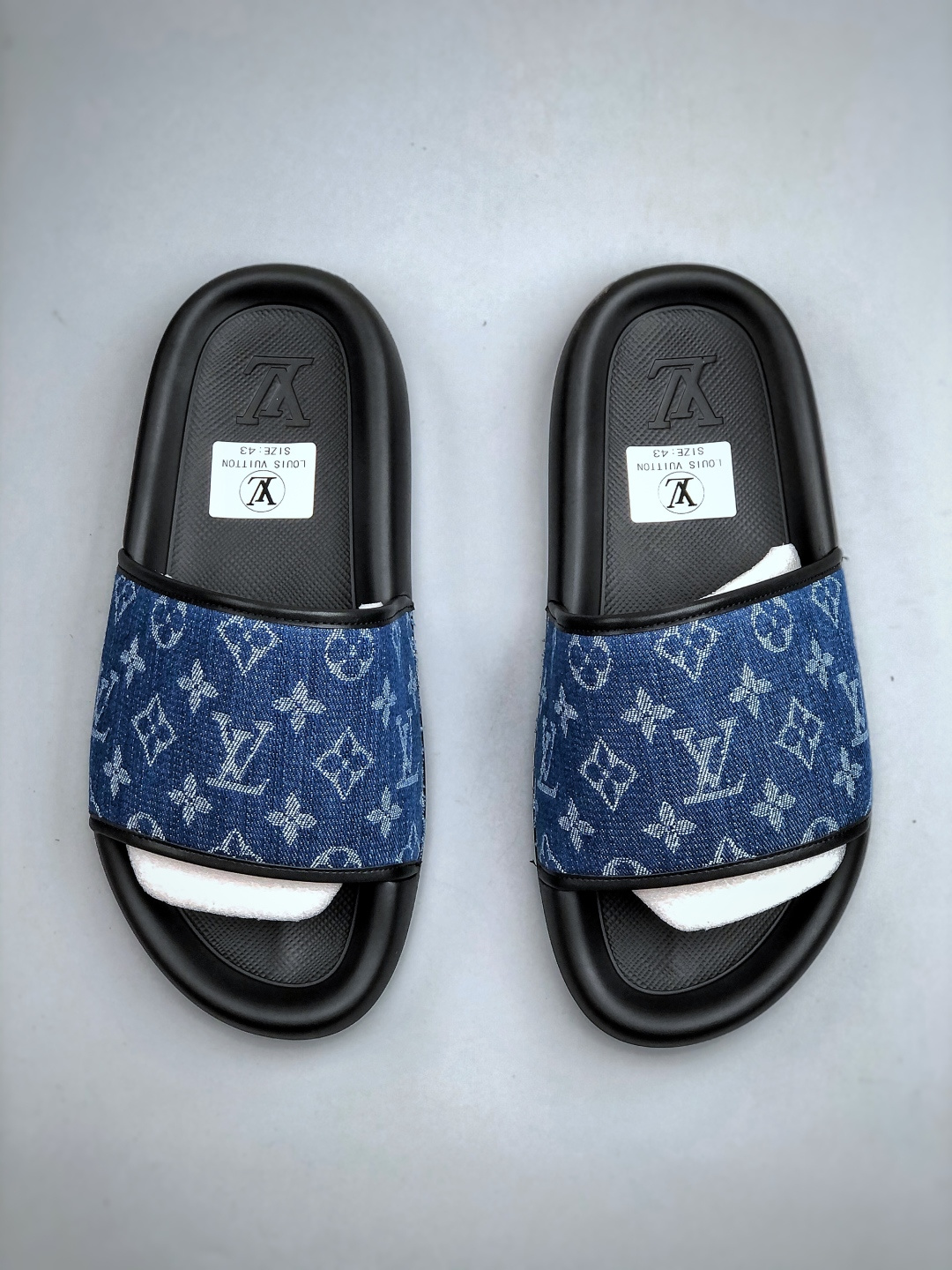 200 Louis Vuitton 2025专柜 春夏新款 最高限定 专柜上新 LV情侣厚底拖鞋-Chinese UA Cheap High Quatity Brand Clothes Bags handbags Sneakers wholesale wholesaler seller from China Factory suppliers Fashion Clothing Shoes best Quality Beautiful Price 200 Louis Vuitton 2025专柜 春夏新款 最高限定 专柜上新 LV情侣厚底拖鞋