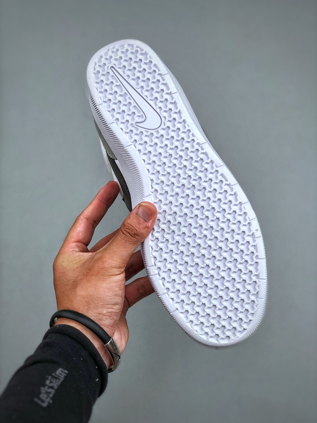 💰220Nike SB Force 58 耐克 低帮休闲板鞋是一款将前沿创新带入街头的单品 它具有硫化杯底 具有出色的耐用性和灵活性 使用帆布和绒面革 在饰面上放置通风口货号:DV5477-001 尺码:36 36.5 37.5 38 38.5 39 40 40.5 41 42 42.5 43 44 45