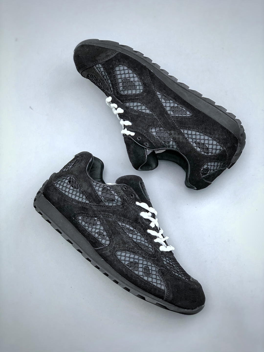 💰360意大利奢侈品牌-宝缇嘉/葆蝶家-Bottega Veneta Orbit Lace-up Runner BV葆蝶家时尚休闲王一博同款老爹鞋运动鞋#MAX 广货纯原版本 配色不断更新原版开发 一比一打造 相似度百分之99以上 市场一梯队级别品质 区别市场任何标文顶级品质版本 采用轻质科技网布面料 搭配几何图案设计橡胶外底 王炸系列 实际增高很多哦 还是一样显腿细非常nice 耐玩耐造 对标对版 时尚百搭高版本 大底选用拼色TPU大底 配置原版包装 尺码:35 36 37 38 39 40 41 42 43 44 45