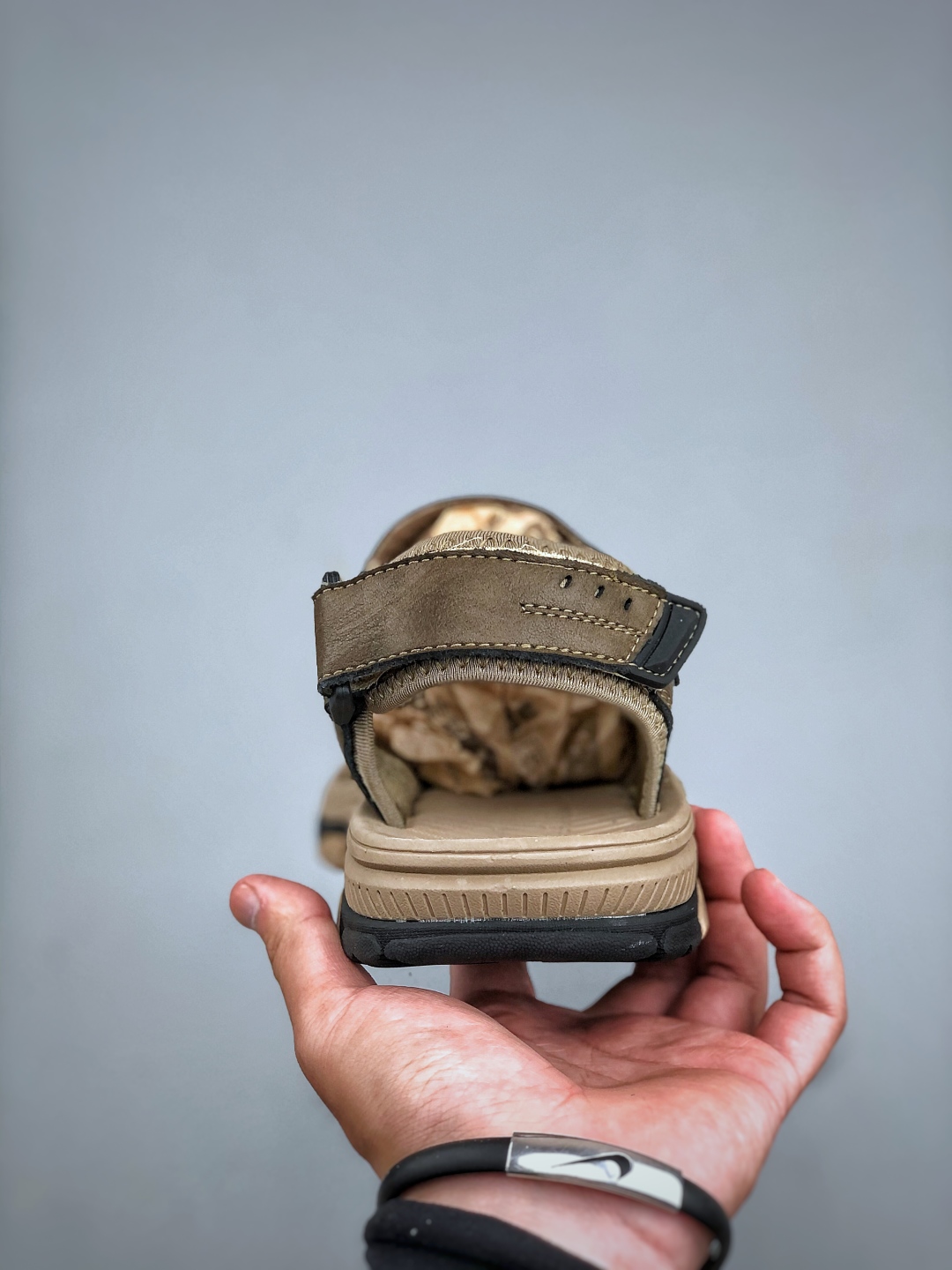 CAT卡特夏季新款男士户外运动舒适出行防滑轻便满帮休闲凉鞋