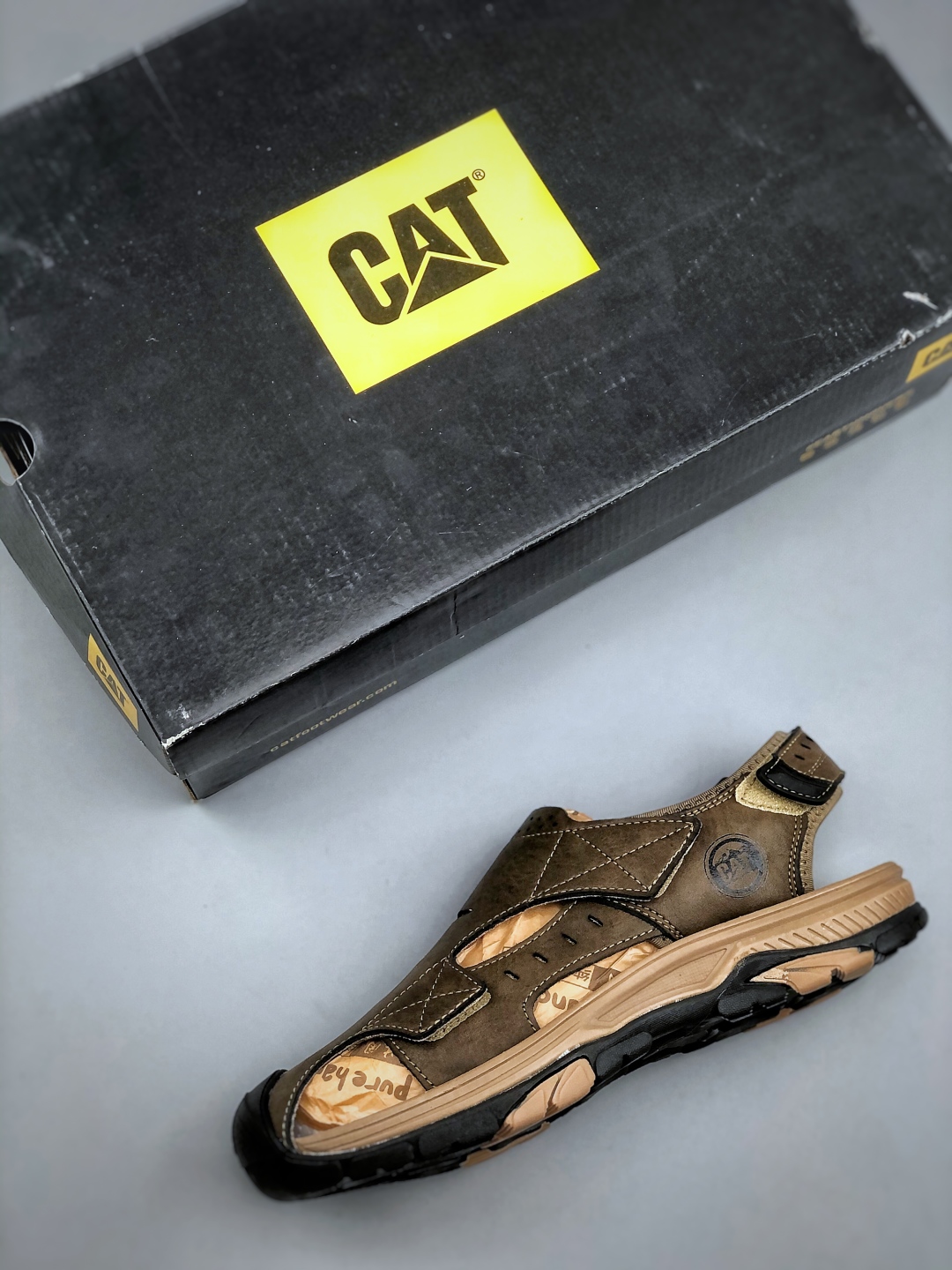 CAT卡特夏季新款男士户外运动舒适出行防滑轻便满帮休闲凉鞋