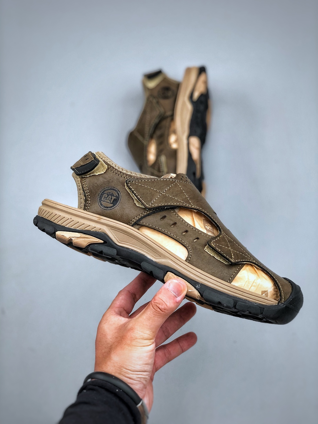 CAT卡特夏季新款男士户外运动舒适出行防滑轻便满帮休闲凉鞋