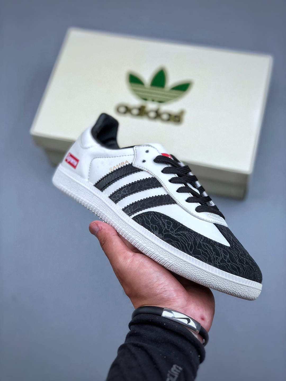 💰320 
Adidas SAMBA OG 德训鞋 高端定制桑巴系列 大厂纯原品质出货 超高清洁度 细节完美 舒适百搭 低帮休闲板鞋 货号：GJ75807 尺码：36-45（半）