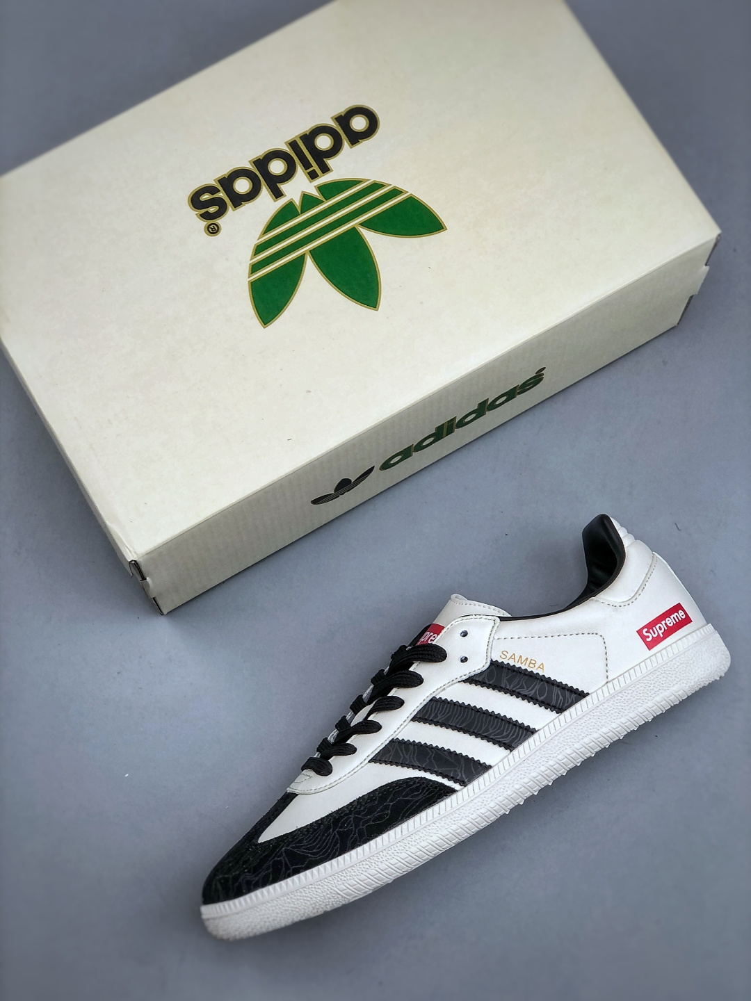 💰320 
Adidas SAMBA OG 德训鞋 高端定制桑巴系列 大厂纯原品质出货 超高清洁度 细节完美 舒适百搭 低帮休闲板鞋 货号：GJ75807 尺码：36-45（半）