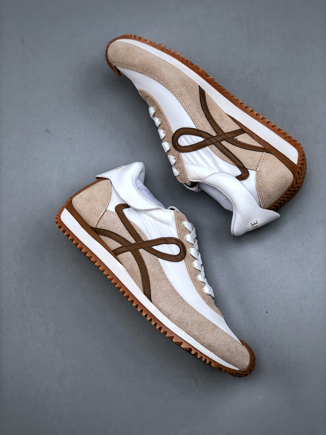 300 LOEWE 罗意威 最新 内增高拼色德训鞋 阿甘鞋 小白鞋