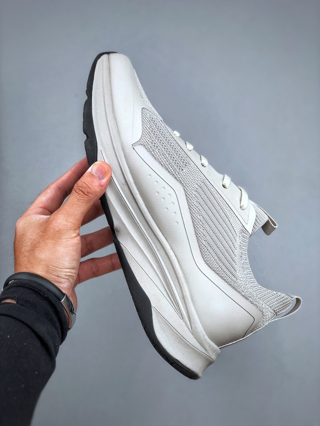 DESCENTE迪桑特轻盈缓震透气鞋面时尚休闲运动男子越野跑鞋