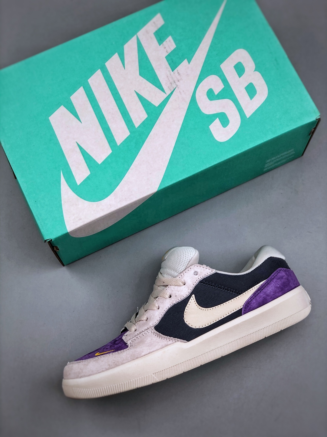 💰170Nike SB Force 58 耐克 低帮休闲板鞋是一款将前沿创新带入街头的单品 它具有硫化杯底 具有出色的耐用性和灵活性 使用帆布和绒面革 在饰面上放置通风口货号:DV5477-403 尺码:36 36.5 37.5 38 38.5 39 40 40.5 41 42 42.5 43 44 45