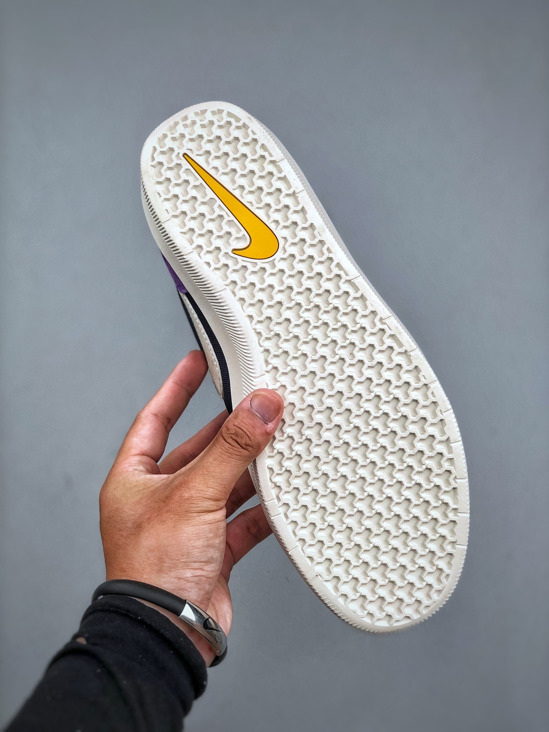 💰170Nike SB Force 58 耐克 低帮休闲板鞋是一款将前沿创新带入街头的单品 它具有硫化杯底 具有出色的耐用性和灵活性 使用帆布和绒面革 在饰面上放置通风口货号:DV5477-403 尺码:36 36.5 37.5 38 38.5 39 40 40.5 41 42 42.5 43 44 45