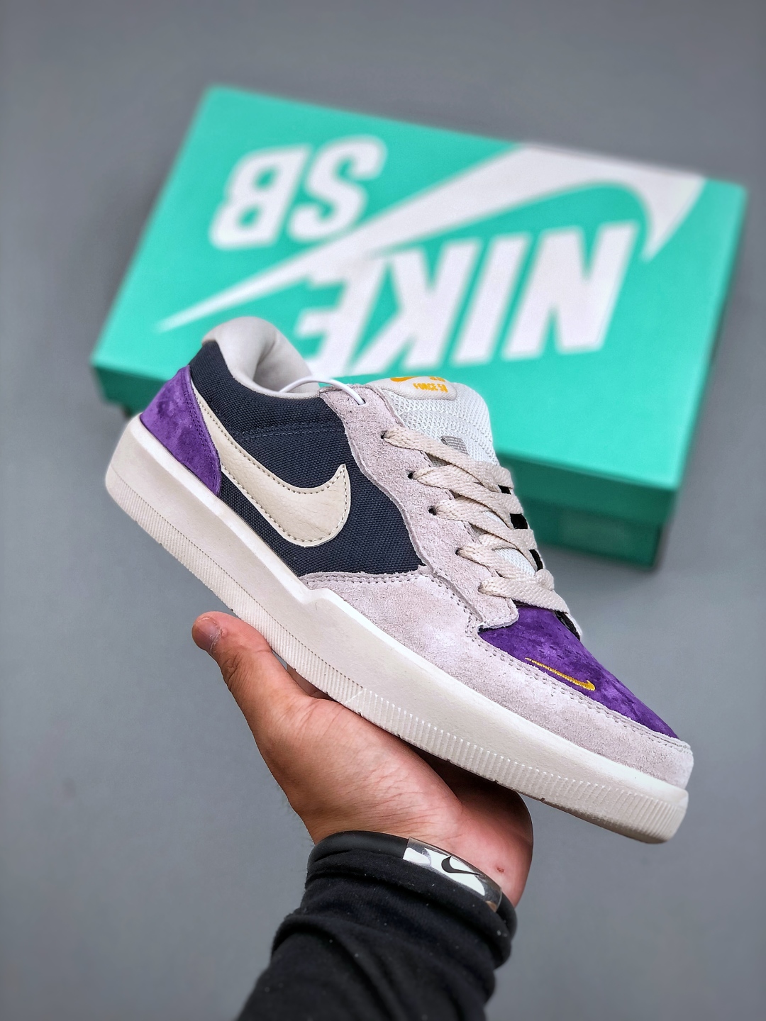 💰170Nike SB Force 58 耐克 低帮休闲板鞋是一款将前沿创新带入街头的单品 它具有硫化杯底 具有出色的耐用性和灵活性 使用帆布和绒面革 在饰面上放置通风口货号:DV5477-403 尺码:36 36.5 37.5 38 38.5 39 40 40.5 41 42 42.5 43 44 45