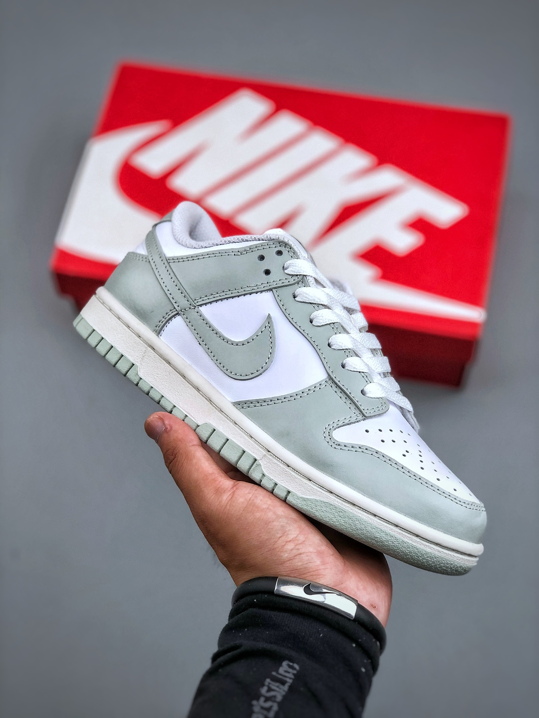 💰290 NIKE SB Dunk Low 绿白 独家版型蒸餾加工帶來的是更好的视觉和脚感体验大厂纯原品质出货 清洁度 电绣工艺 皮料切割干净无任何毛边 细节完美 官方货号：FB9109 124 尺码：35-40（半）