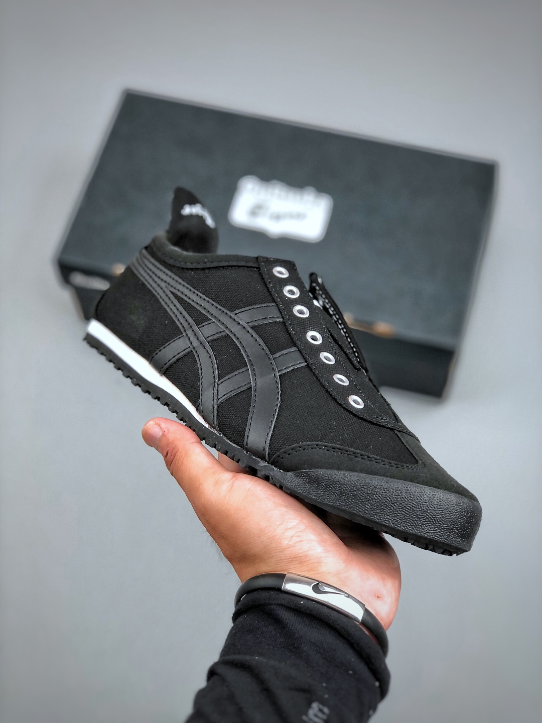 💰180纯原版本

 亚瑟士OnitsukaTiger/鬼冢虎 MEXICO 66 SLIP-0N 经典低帮休闲板鞋 货号：1183A360-002 尺码：36-45（半）