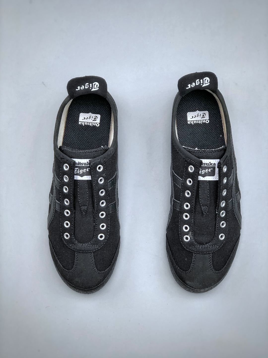 💰180纯原版本

 亚瑟士OnitsukaTiger/鬼冢虎 MEXICO 66 SLIP-0N 经典低帮休闲板鞋 货号：1183A360-002 尺码：36-45（半）