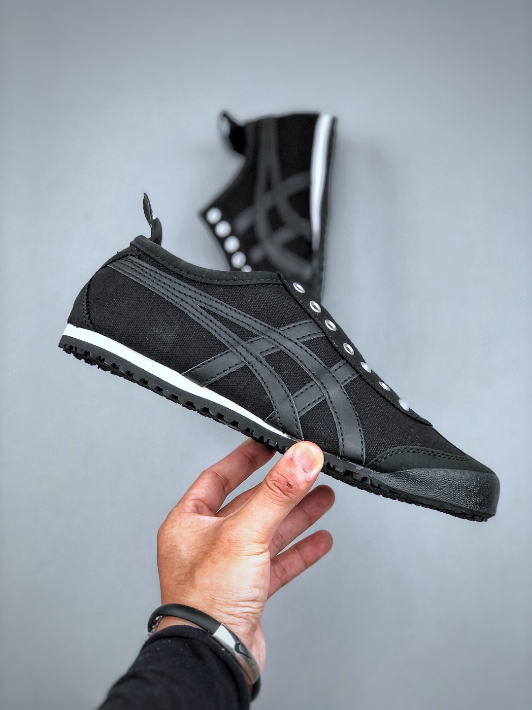 💰180纯原版本

 亚瑟士OnitsukaTiger/鬼冢虎 MEXICO 66 SLIP-0N 经典低帮休闲板鞋 货号：1183A360-002 尺码：36-45（半）