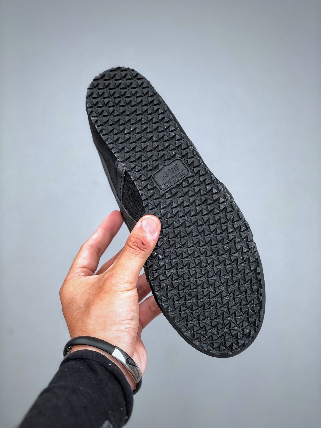 💰180纯原版本

 亚瑟士OnitsukaTiger/鬼冢虎 MEXICO 66 SLIP-0N 经典低帮休闲板鞋 货号：1183A360-002 尺码：36-45（半）