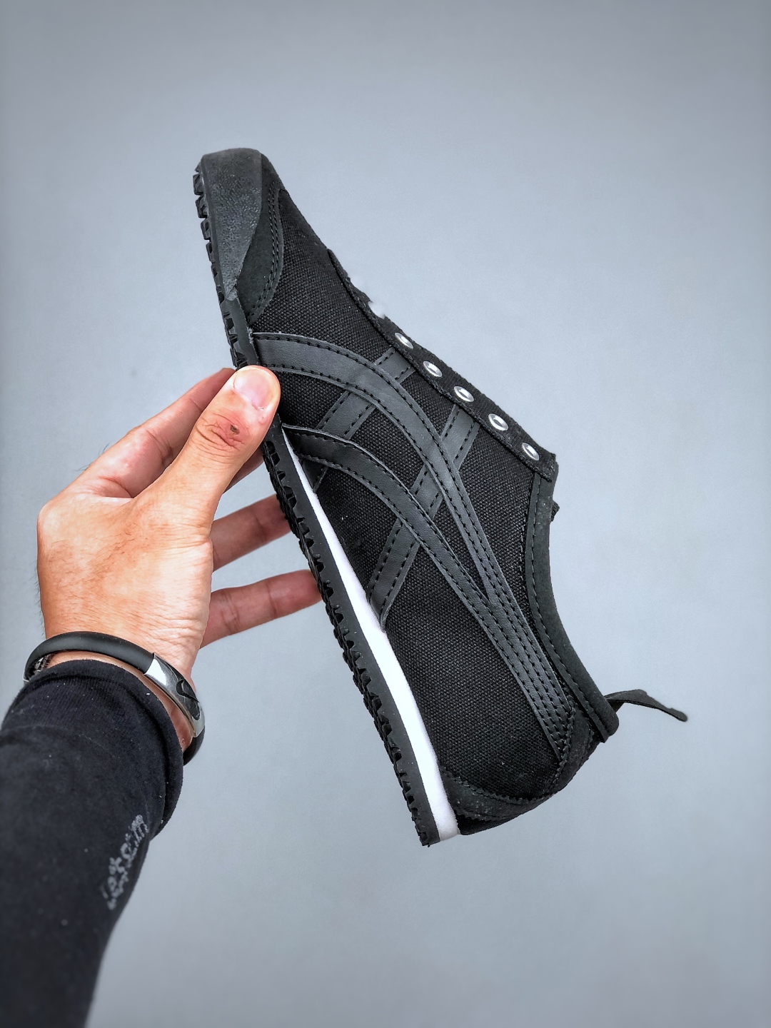 💰180纯原版本

 亚瑟士OnitsukaTiger/鬼冢虎 MEXICO 66 SLIP-0N 经典低帮休闲板鞋 货号：1183A360-002 尺码：36-45（半）