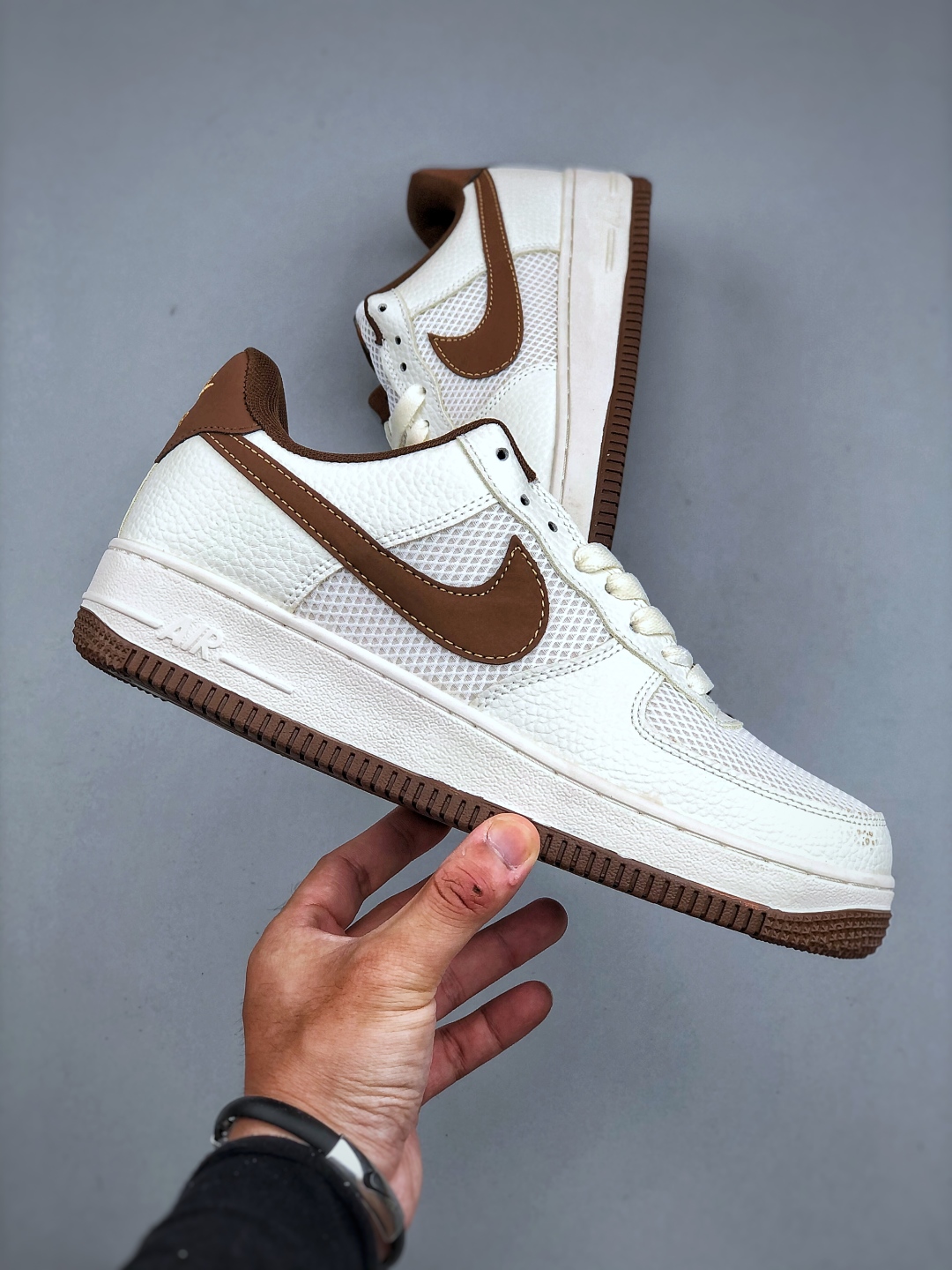福利特价💰180

Nike Air Force 1 Low “白棕”空军一号低帮运动休闲板鞋 原楦头原纸板 打造纯正空军版型 专注外贸渠道 全掌内置蜂窝气垫 原盒配件 原厂中底钢印、拉帮完美 货号：IB7719 113 尺码：36-45（半）