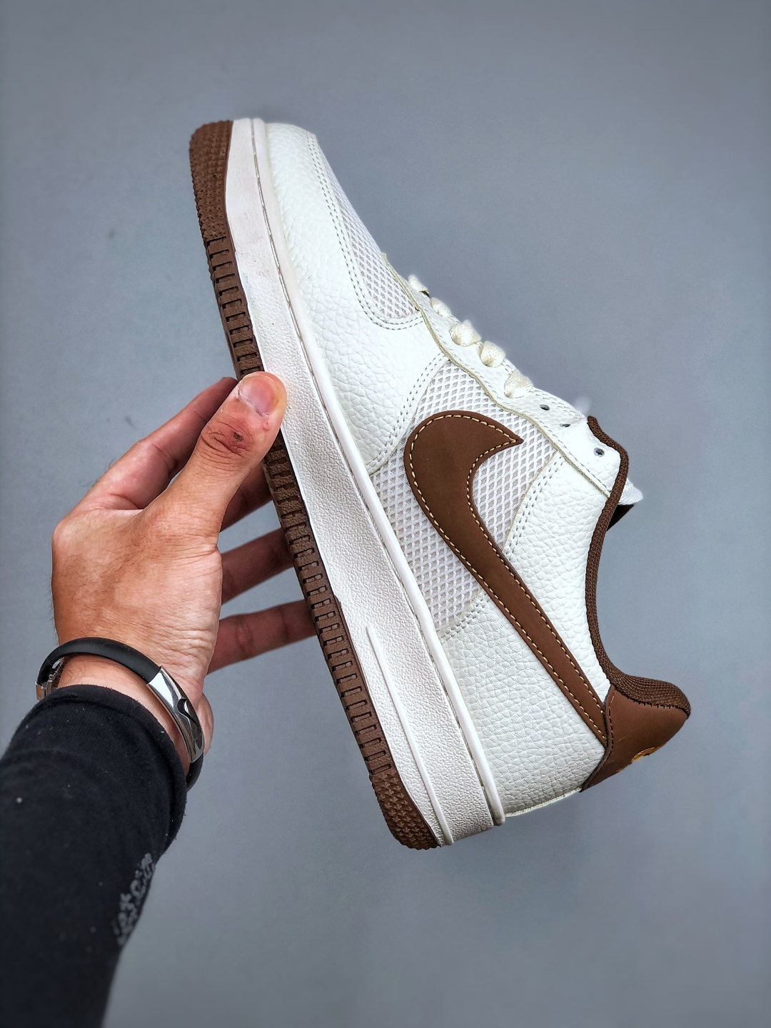 福利特价💰180

Nike Air Force 1 Low “白棕”空军一号低帮运动休闲板鞋 原楦头原纸板 打造纯正空军版型 专注外贸渠道 全掌内置蜂窝气垫 原盒配件 原厂中底钢印、拉帮完美 货号：IB7719 113 尺码：36-45（半）