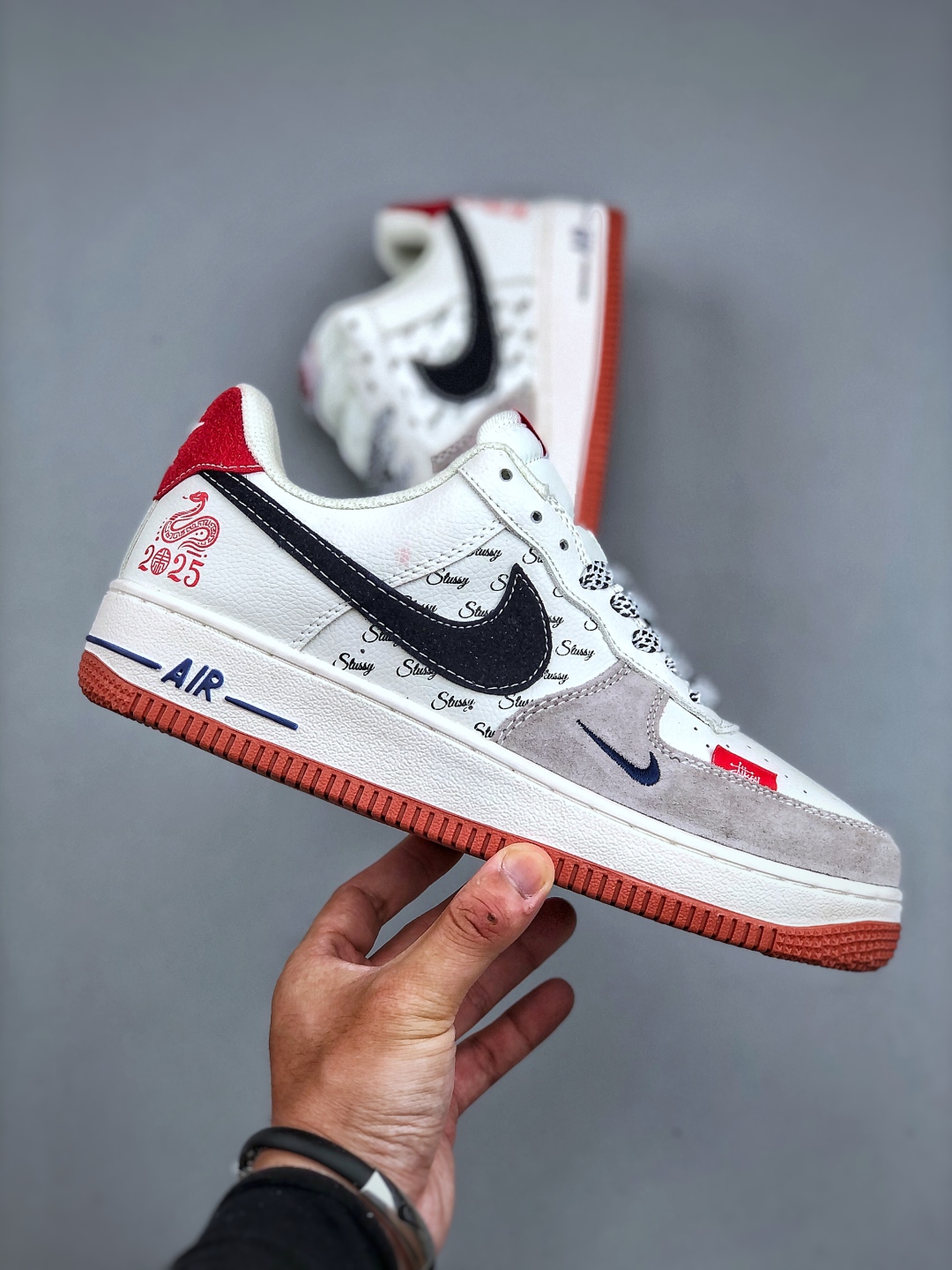 福利特价💰180

 Nike Air Force 1 Low “联名款”空军一号低帮运动休闲板鞋 原楦头原纸板 打造纯正空军版型 专注外贸渠道 全掌内置蜂窝气垫 原盒配件 原厂中底钢印、拉帮完美 货号：XS1958 502 尺码：36-45（半）
