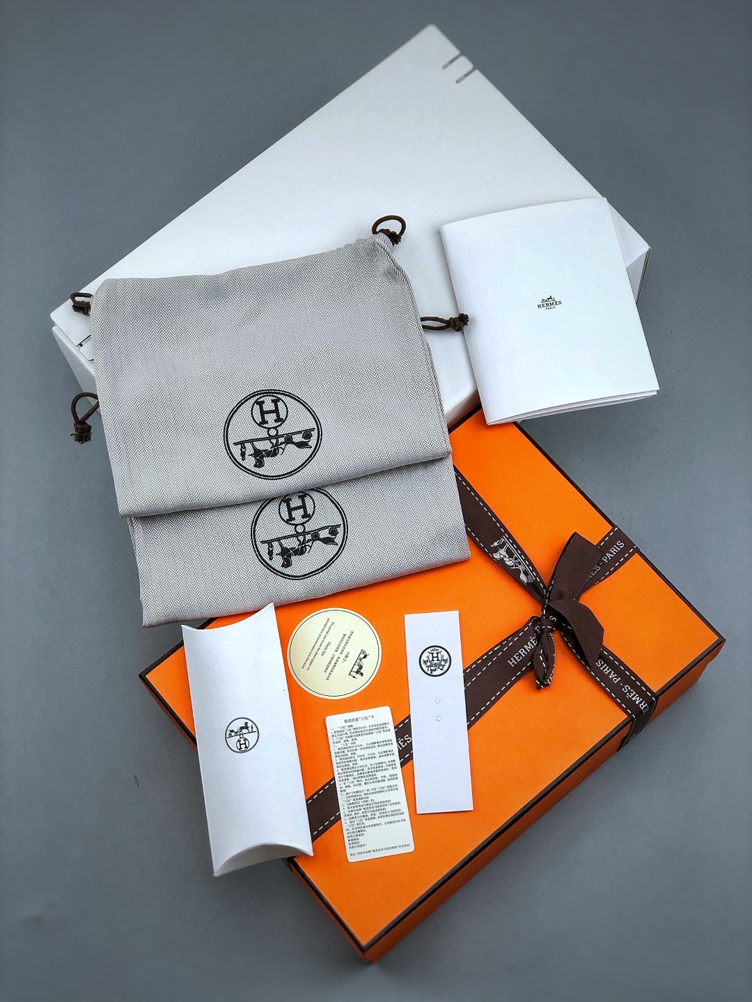 顶配礼盒版 Hermes 爱马仕 Bouncing 老钱风 皮面款 低帮休闲鞋