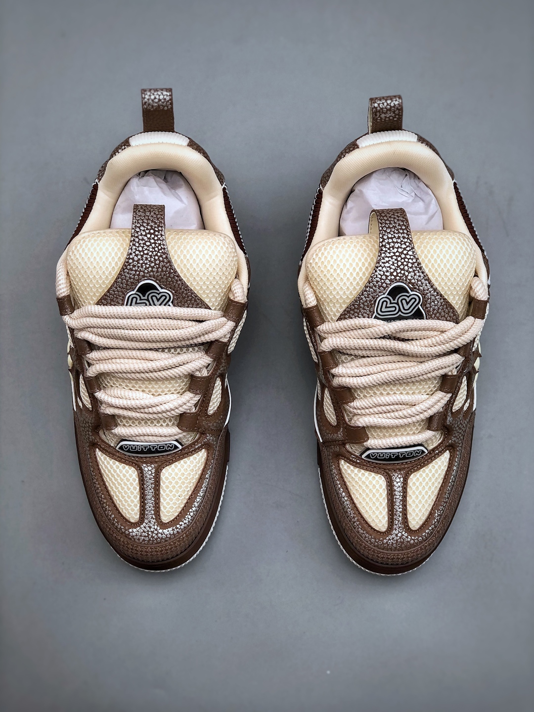 LV-路易-威登trainer 2025走秀 做工精细鞋面由意大利进口小牛皮拼接