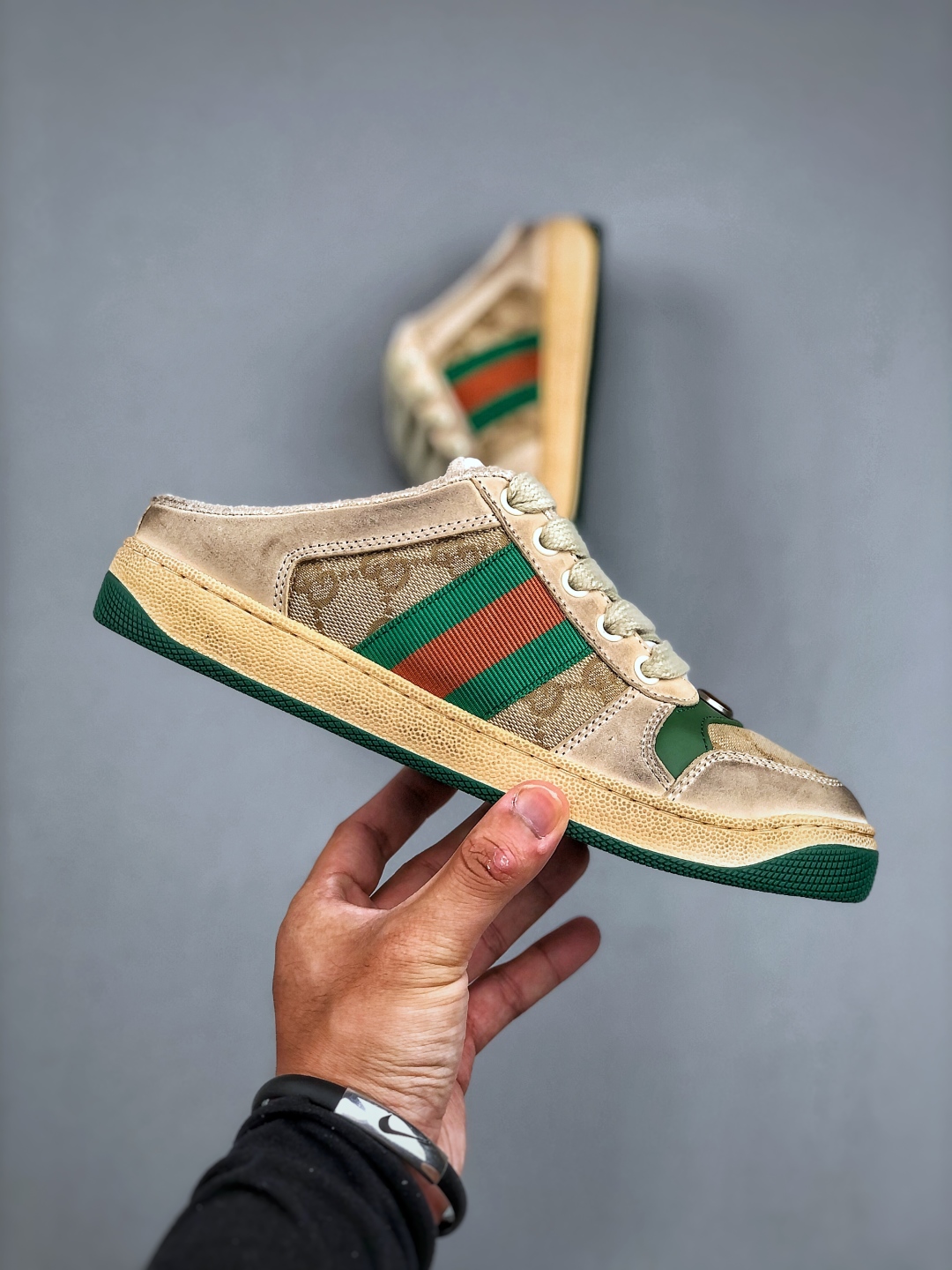 320 Gucci Distressed Screener sneaker 古驰小脏鞋半拖系列