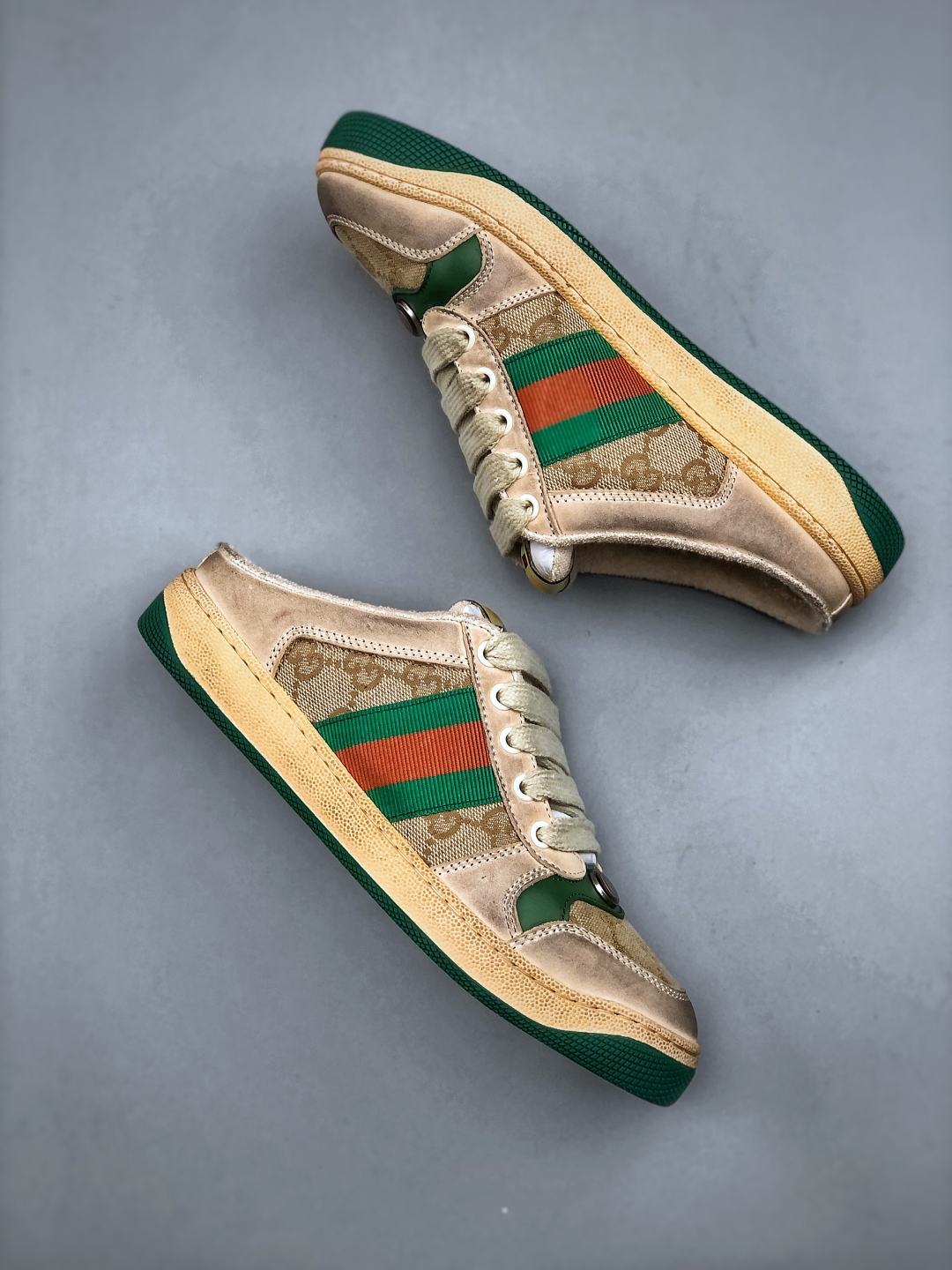320 Gucci Distressed Screener sneaker 古驰小脏鞋半拖系列