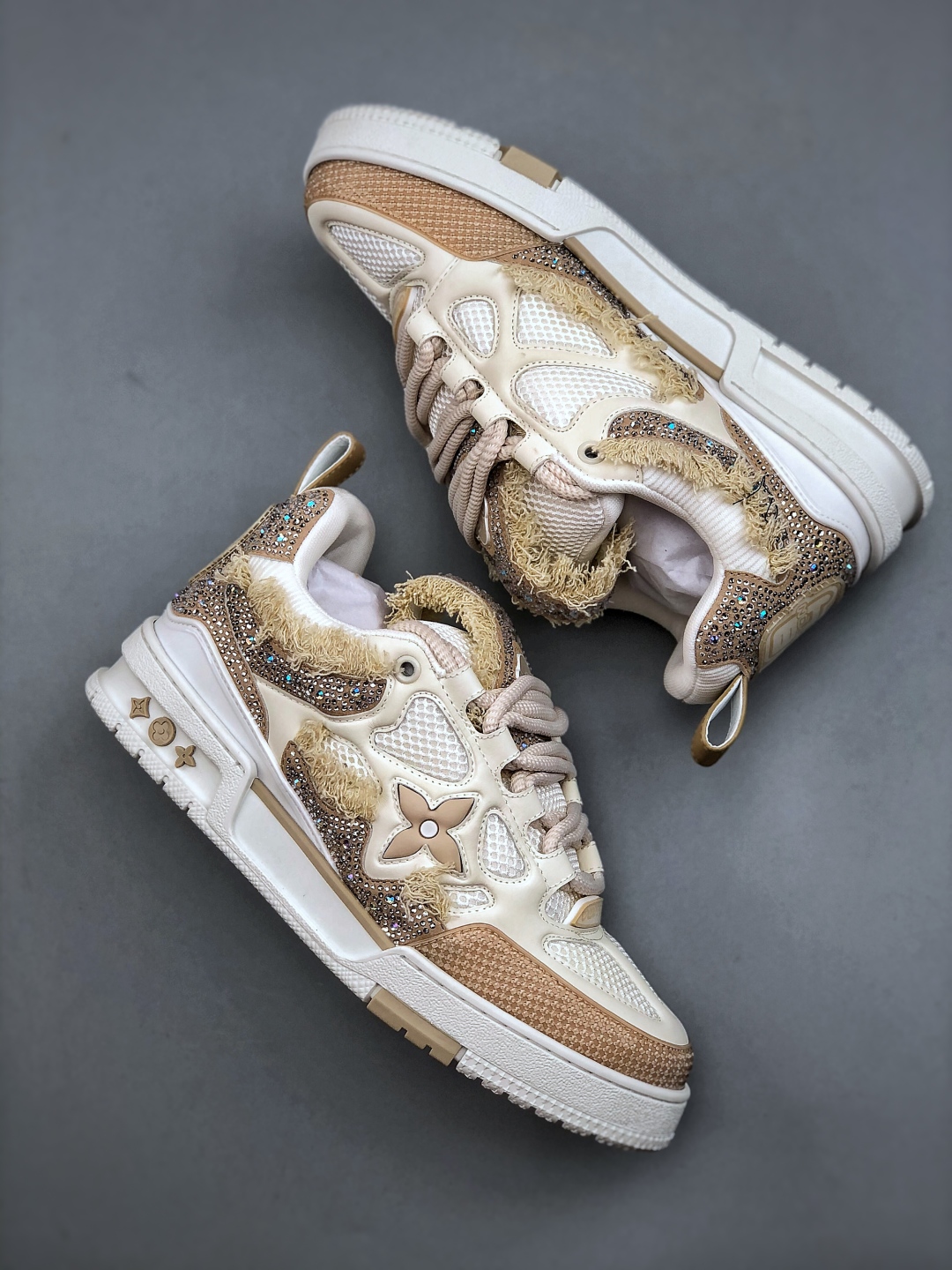 LV-路易-威登trainer 2025小牛皮拼接侧边饰有品牌LOGO标志进口网布垫脚透气网布内里