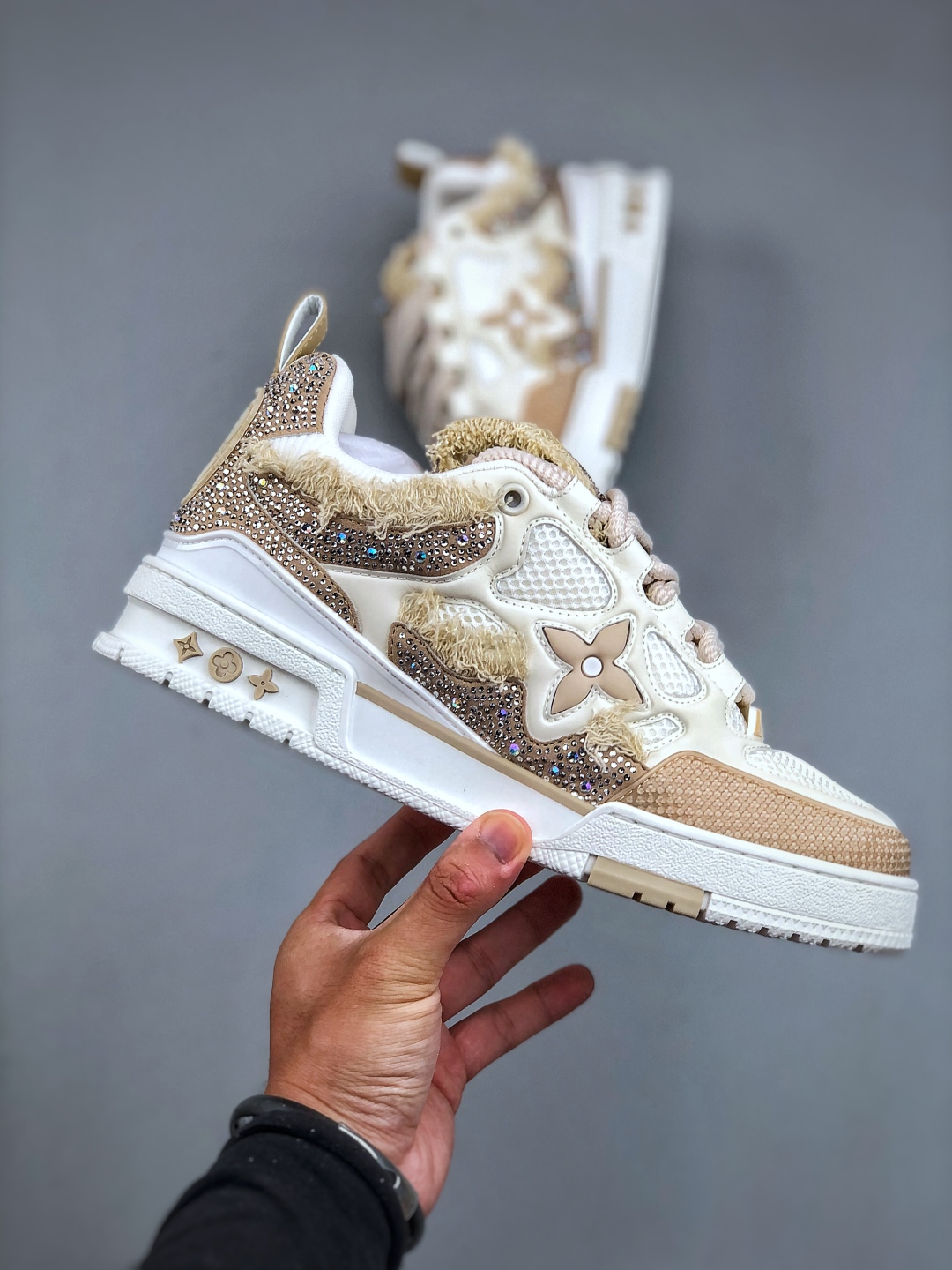 LV-路易-威登trainer 2025小牛皮拼接侧边饰有品牌LOGO标志进口网布垫脚透气网布内里