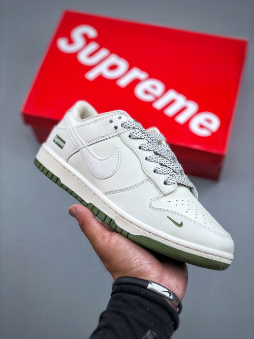 Nike SB Dunk Low Supreme Collaboration - Classic Style, Premium Comfort 1 Nike SB Dunk Low Supreme Collaboration - Classic Style, Premium Comfort