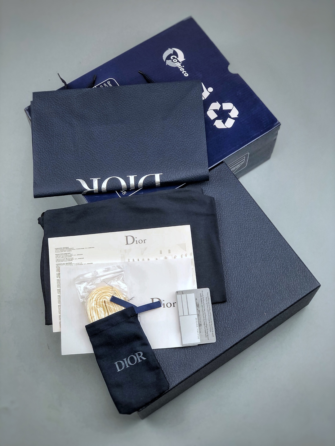 380 迪奥B33运动鞋 重新诠释经典的网球鞋Dior 30Avenue Montaigne标志