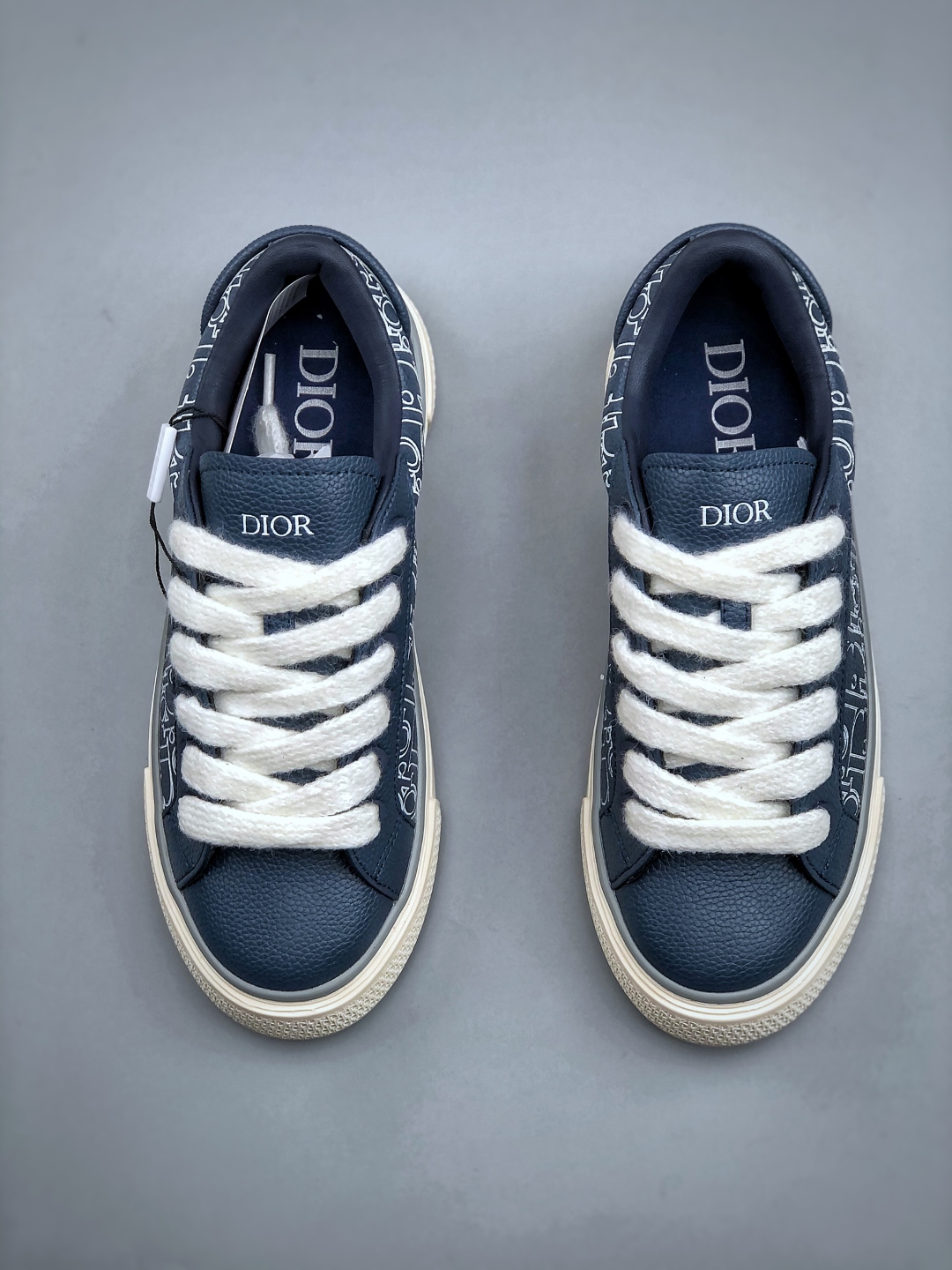 380 迪奥B33运动鞋 重新诠释经典的网球鞋Dior 30Avenue Montaigne标志