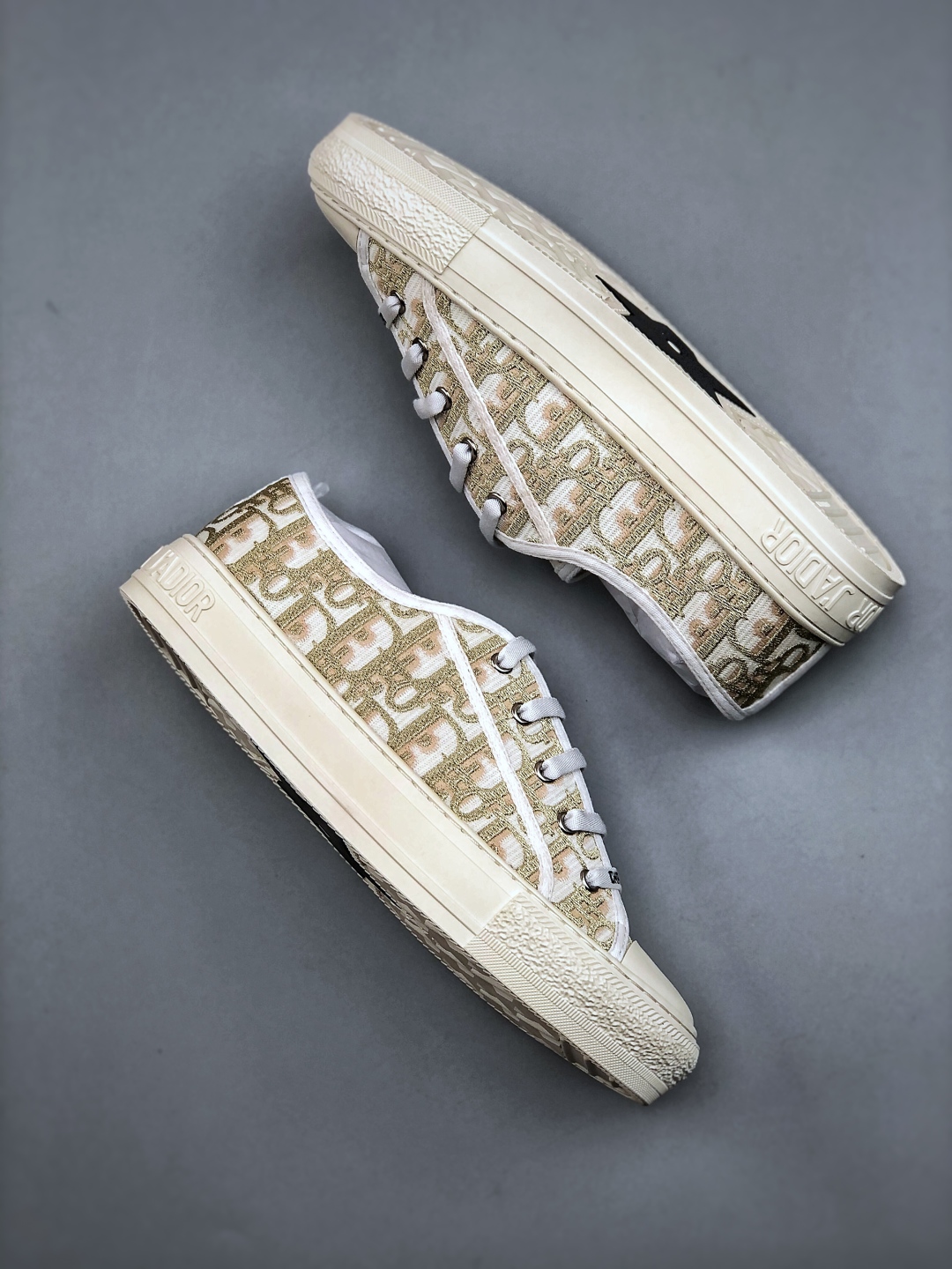 Dior 2025s官方新推热款 全新刺绣系列 #Dior 迪奥25年 春季走秀爆款