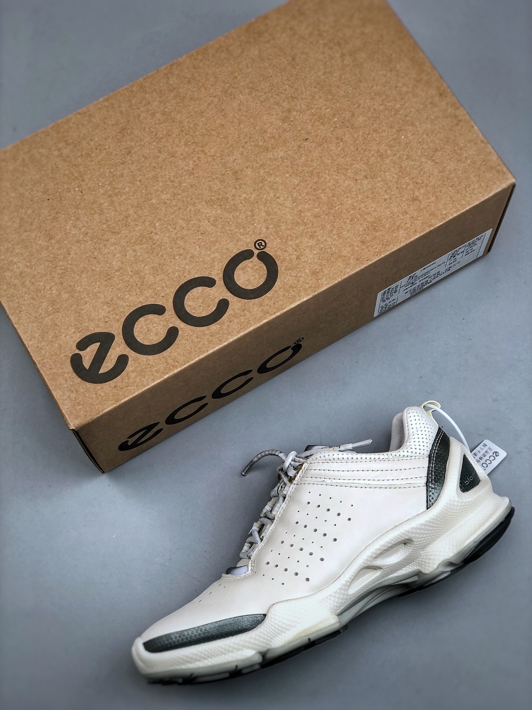 ECCO爱步男款运动鞋 真皮透气休闲防滑跑步鞋 健步BIOMC大经典