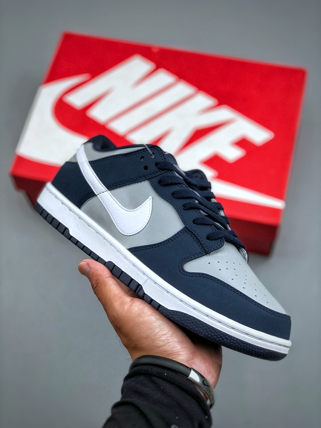 NIKE Dunk Low 灰蓝 大厂出品 极力推荐👏原装头层材料 独家版型蒸餾加工帶來的是更好的视觉和脚感体验大厂纯原品质出货 清洁度 电绣工艺 皮料切割干净无任何毛边 细节完美官方货号：IB3079 400尺码：36-46（半）