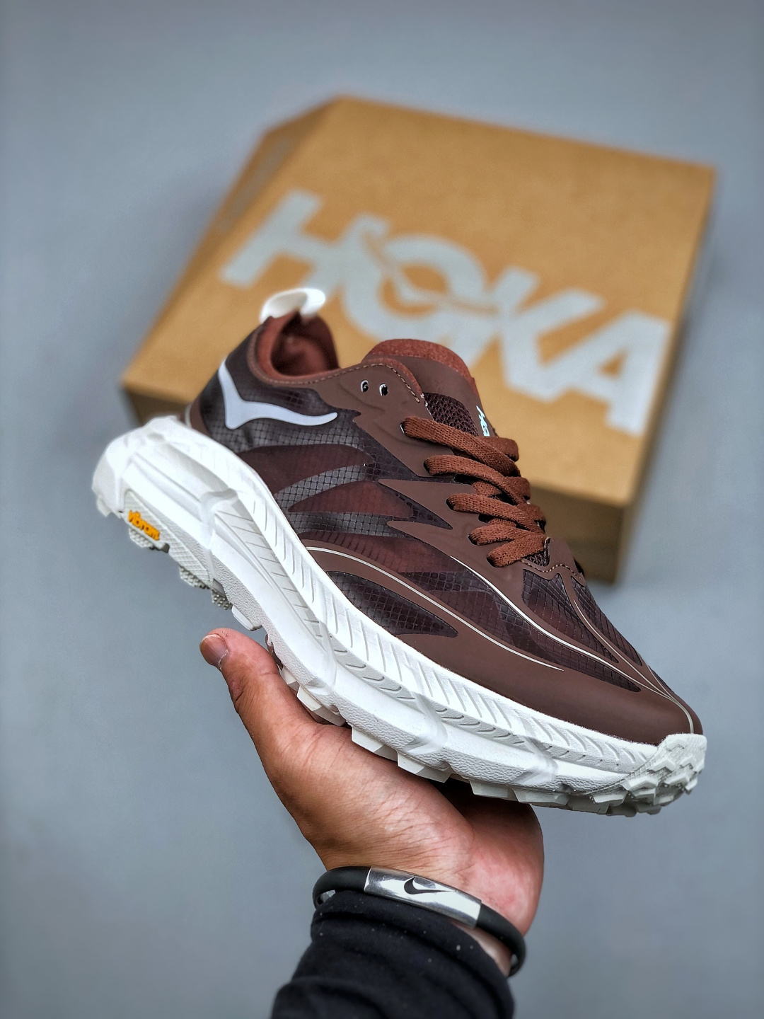 HOKA U SATISFY RUNNING MAFATE TRAIL 轻盈跑鞋 低帮专业越野跑步鞋 1168450/CWTM #鞋底防滑性能在下坡的石板台阶和原始路面都有很好的表现HOKA血统属性厚底设计 在快速下坡时起到缓震保护作用减少重力给予脚踝、膝部、髋关节等处带来的冲击力